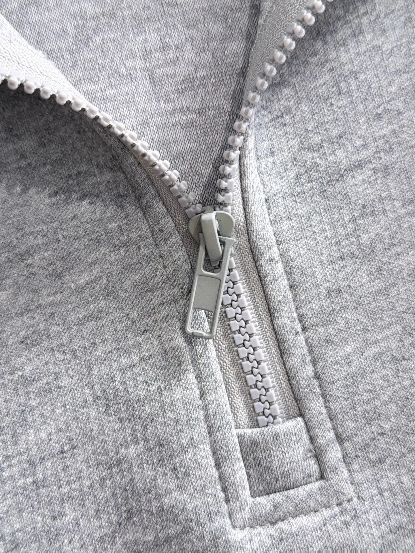 Stone Island Meng Mouth Joint Exclusive Launch of 2026 Autumn and Winter New Arrival Sweatshirt Long Sleeve Men and Women Same Style Many Stars Same Style Craftsmanship That Ordinary Small Workshops Can't Replicate No matter whether it is material or detail restoration or craftsmanship, we are not afraid of any challenges, just to provide you with wonderful products. Compare the top Original versions at will. No expense is spared just to make it better. Unique imported fabric feel. Purely imported German machine production. Precision operation. Thousands of needles density. A full set of New Arrival accessories with three standards can be customized simultaneously. Versatile upper body is fashionable, a perfect choice for autumn and winter, and a must-have item. Sizes table: M-4XL (please state your height and weight when placing an order)